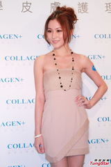 组图：任达华悼念船难遇难者 将致电慰问惠英红