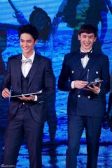 组图：蒋劲夫尼坤同台搞怪 新剧开机成情敌