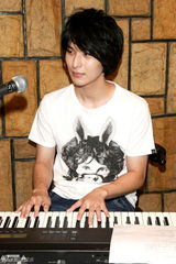 幻灯组图：旺福乐团打造“乡春之旅” 严爵变身牛仔