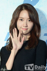 组图：金宇彬捧场李钟硕新片 少时等站台