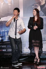 组图:许慧欣宣传新片 自曝被洪天祥吃豆腐