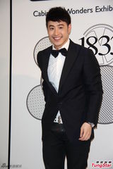 组图：潘玮柏被误认刘德华 自称有半勾鼻