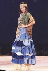 组图：东京时尚秀第二辑 泽尻火鸟装争艳Angelababy(杨颖)周秀娜