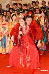 组图：《公主嫁到》新人完婚 陈豪佘诗曼耍花枪