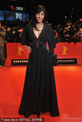 幻灯图集：《杀手在我心》首映 女演员玉腿抢镜