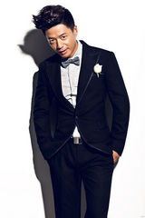 组图：段奕宏写真显熟男风范 深沉内敛魅力十足