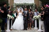 组图：《搞定岳父大人》发林鹏搞怪婚纱照