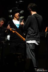 组图：MTV欧洲音乐颁奖礼现场 红辣椒乐队激情献演