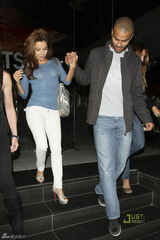 高清组图：伊娃和帕克共进晚餐 街头牵手大秀恩爱