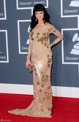 高清组图：第52届格莱美红毯 凯蒂-佩里大肆秀美背