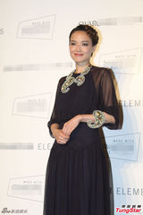 组图：舒淇黑色长裙亮相 微笑甜美气质优雅