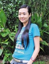 组图：央视主持人王梁旧照 长发飘飘清纯可人