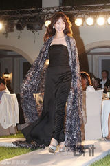 组图：梁乂升等出席国际旅游小姐选拔慈善晚宴