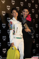 组图：张柏芝陈冠希同现上海 疑为避嫌拒采访