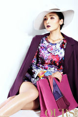 组图：黄曼演绎秋冬风尚 百变造型卓雅姿态