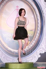 组图：20位候选港姐首晤传媒 佳丽现场展风姿