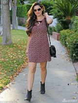 组图:凯莉-布鲁克写真曝光 美胸女神小球遮巨波