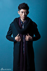 组图：张一山帅气英朗 尽显型男潜质