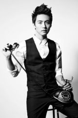 组图：马天宇时尚写真 黑白映画间演绎英伦风范