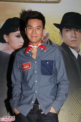 组图：《名媛望族》剧组齐聚宣传 杨怡压力大长痘