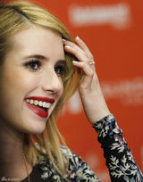 高清组图：艾玛-罗伯兹短裙亮相圣丹斯电影节