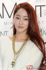 组图：韩星李天熙河正宇等亮相品牌活动