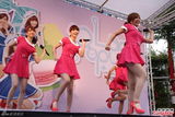 组图：台湾女子组合Popu Lady签唱大秀美腿