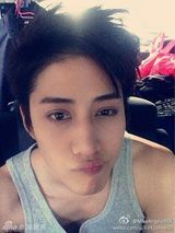 组图：泰版《浪漫满屋》走红 邪魅男主迷倒少女