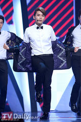 组图：Beast《MCountDown》夺冠 SJ首演后续曲