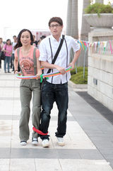 组图：伍咏薇新剧要大打出手 与商天娥抢男主角 