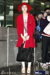 组图：韩团T-ara与新人女子组合赴欧旅行