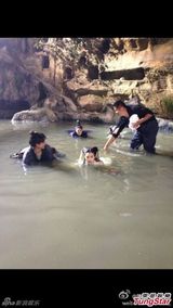 组图：陈妍希拍水下戏 曝陈晓【演员】因掉头套NG