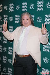 组图：洪金宝获胜拉头马 彭于晏现身支持带好运