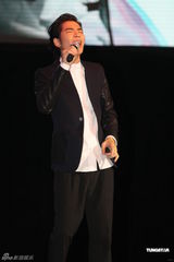 组图：萧敬腾上海办歌友会 5首歌被定违规将遭禁