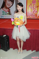 组图：童音豆豆中秋赴港 分享英国伦敦之行