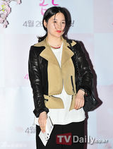 组图：韩片《春，雪》举行VIP试映会 李英爱等亮相