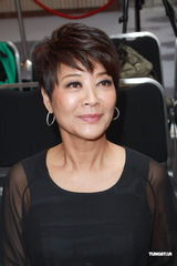 组图：金燕玲为音乐话剧献第一次 戒咖啡苦练英文歌曲