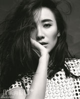 组图:小宋佳《优家画报》捧脸凝视诠释优雅无畏