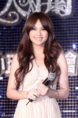 高清：杨丞琳开唱玩异想天开 让毒舌制作人另眼相看