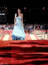 组图：孟广美领衔秋日性感尽展傲人身材