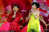 组图：2011年央视元宵晚会-李菁何云伟各起炉灶