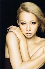 组图：幸田来未真空上阵拍封面展性感身材