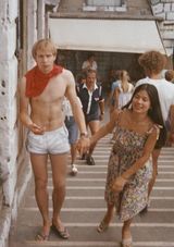 组图：翁美玲生前英国旧照曝光 与荷兰男友恩爱