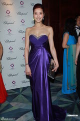 组图：王敏德举家出席慈善晚宴 汪诗诗贝安琪同场