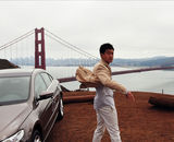 组图：佟大为拍汽车时尚大片 俊朗外形显男人魅力