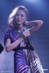 组图：惠美回国正式进军乐坛 同志夜店开唱受追捧