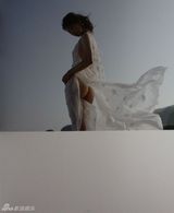 组图：岩佐真悠子性感写真突破尺度