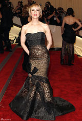 高清组图：纽约大都会庆典 芮妮-齐薇格秀华美礼服