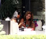 幻灯图：Jay Z碧昂斯豪华游轮度假 打情骂俏秀甜蜜