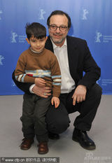 幻灯图：《蜜糖》柏林记者会 女主角透视装亮相